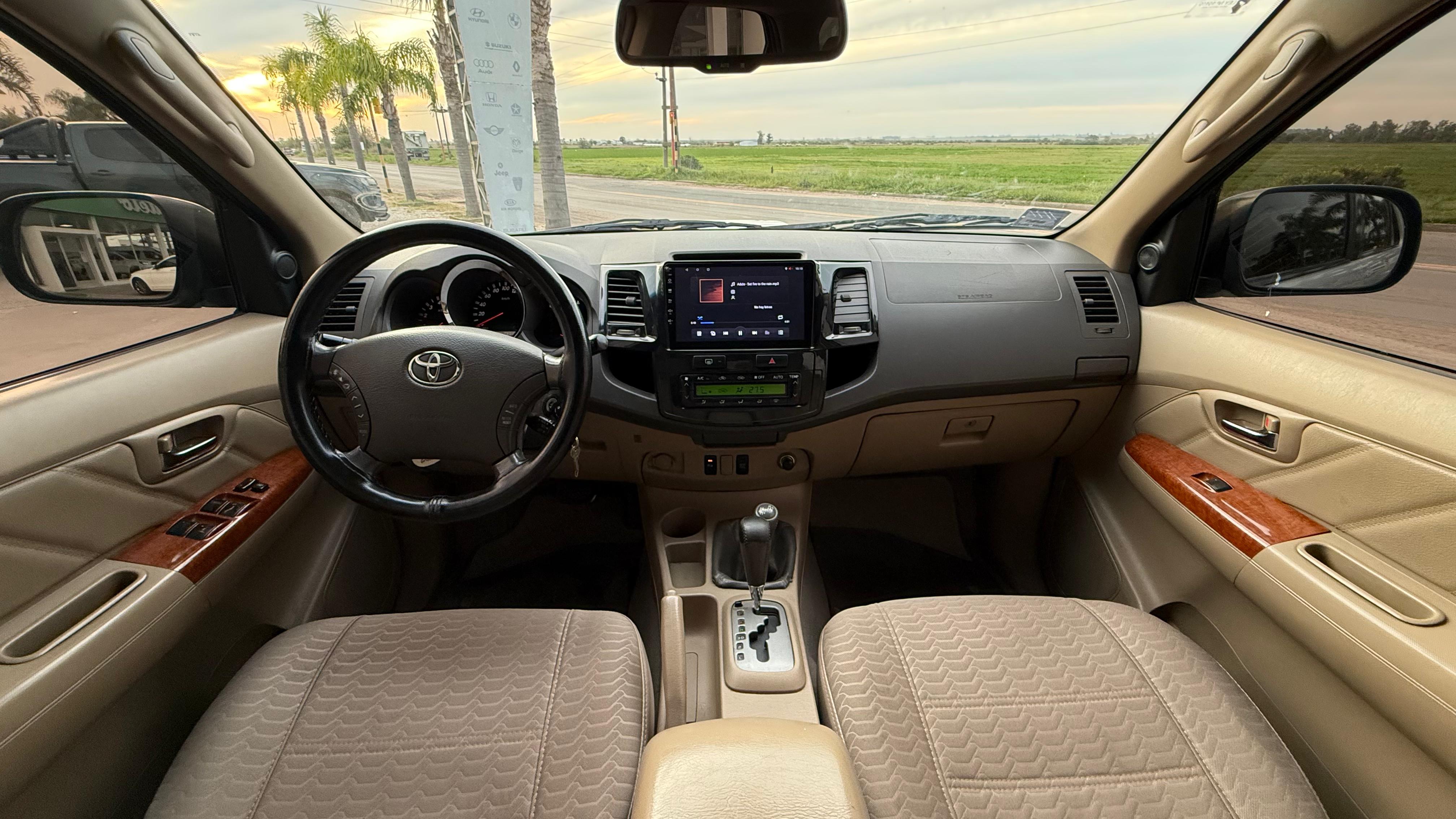 TOYOTA - SW4  SRV 4X4 3.0  TDI  - AUTOMÁTICA    - 2010
